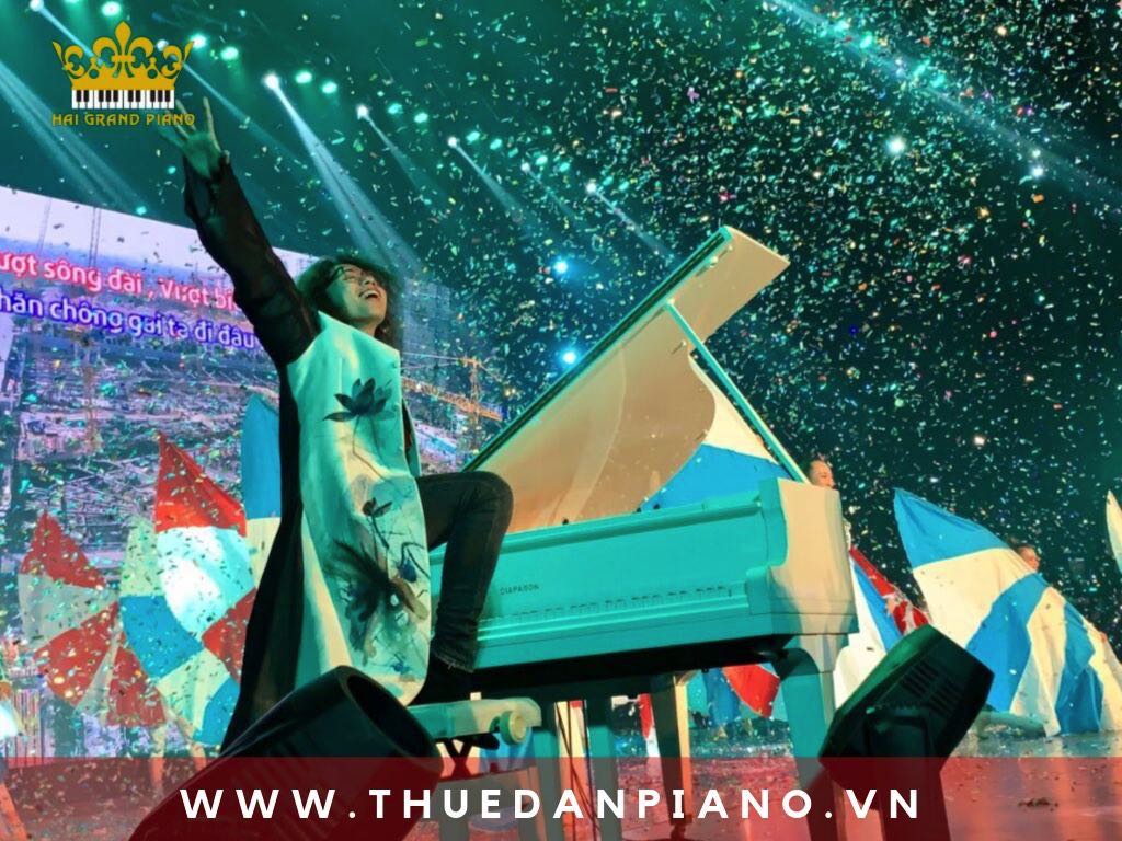 thue-dan-piano-nghe-si-tuan-manh