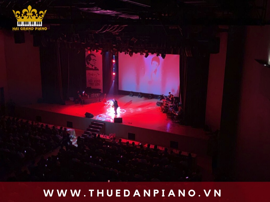 thue-piano-bieu-dien-nha-hat_001