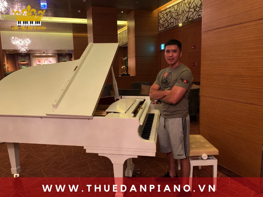 thue-piano-mau-trang_002