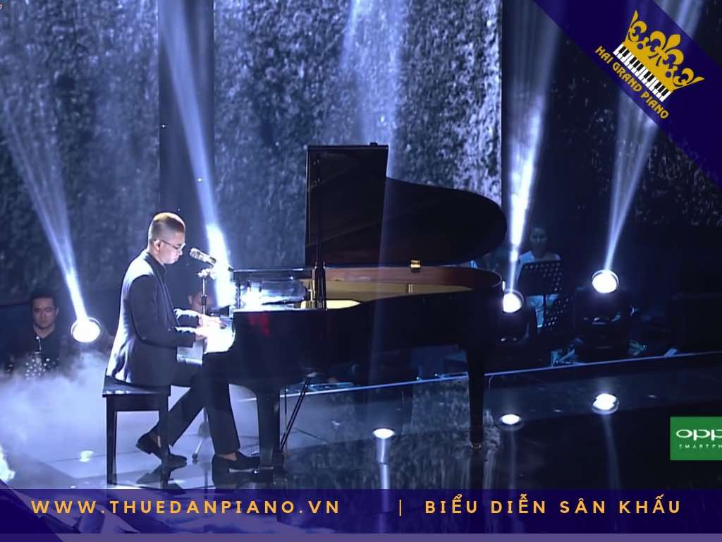 thue dan piano grand san khau_001