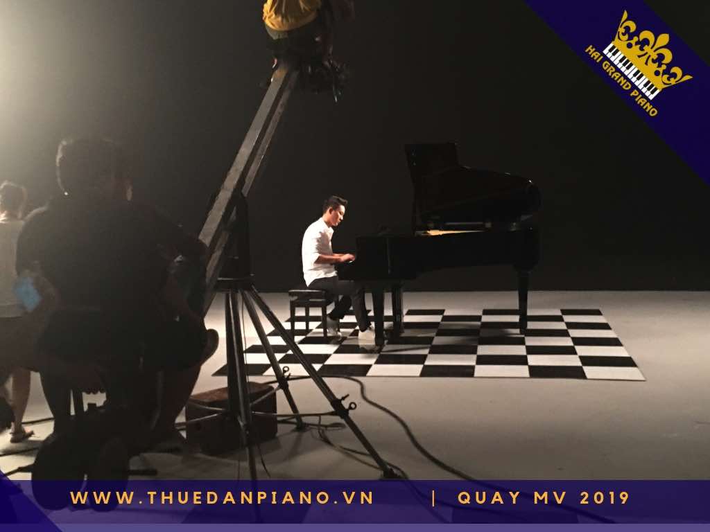 thue piano quay mv ca nhac q7_001