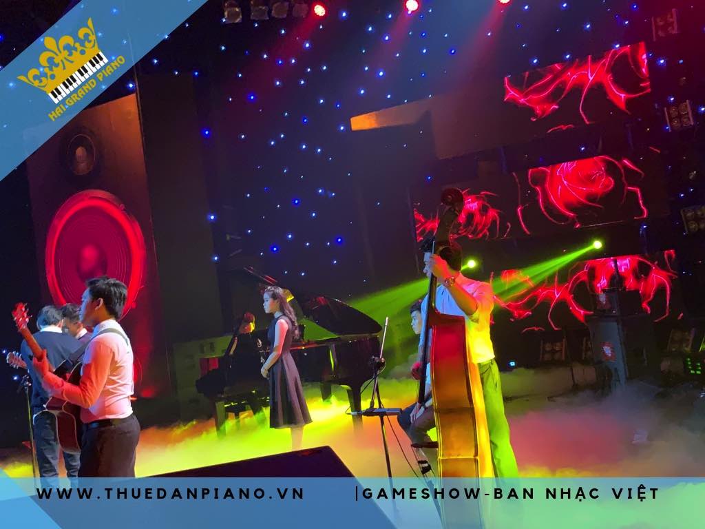 thue-dan-grand-piano-gameshow_005