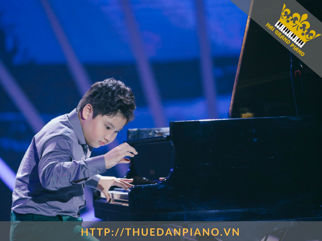 dang-duy-thue-dan-piano-2