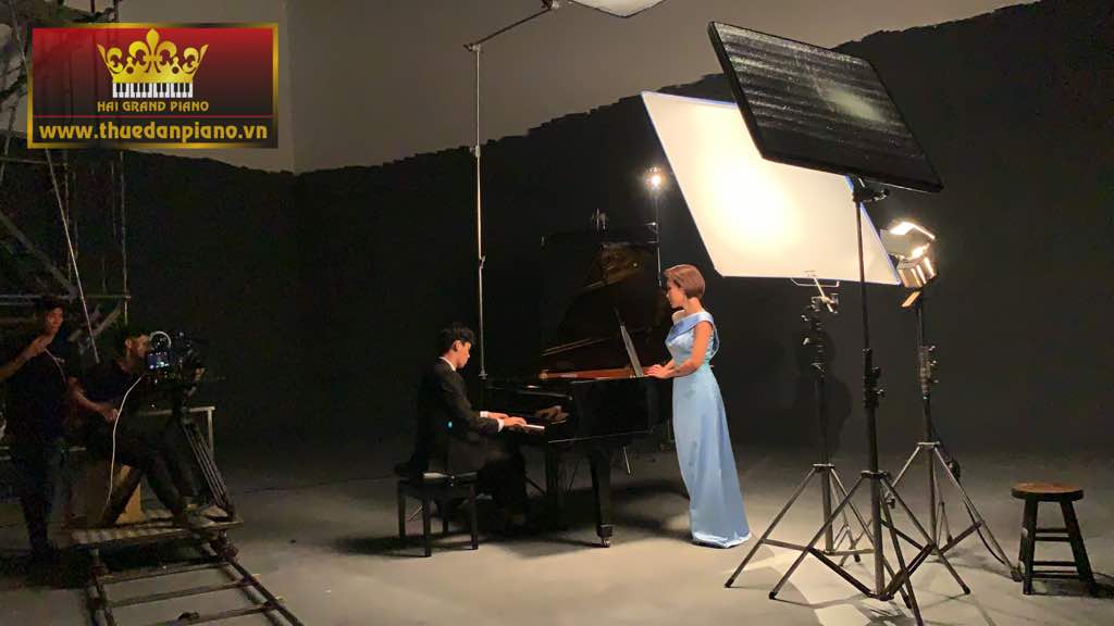 thue dan piano quay mv -2