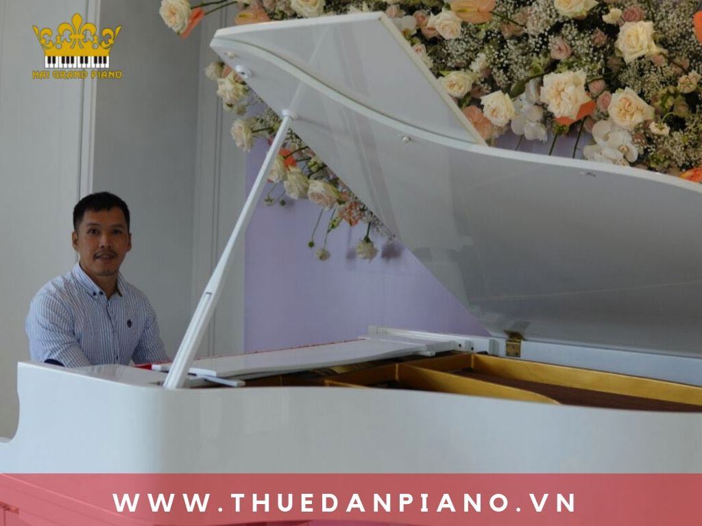 thue-dan-piano-tiec-cuoi-quan-1