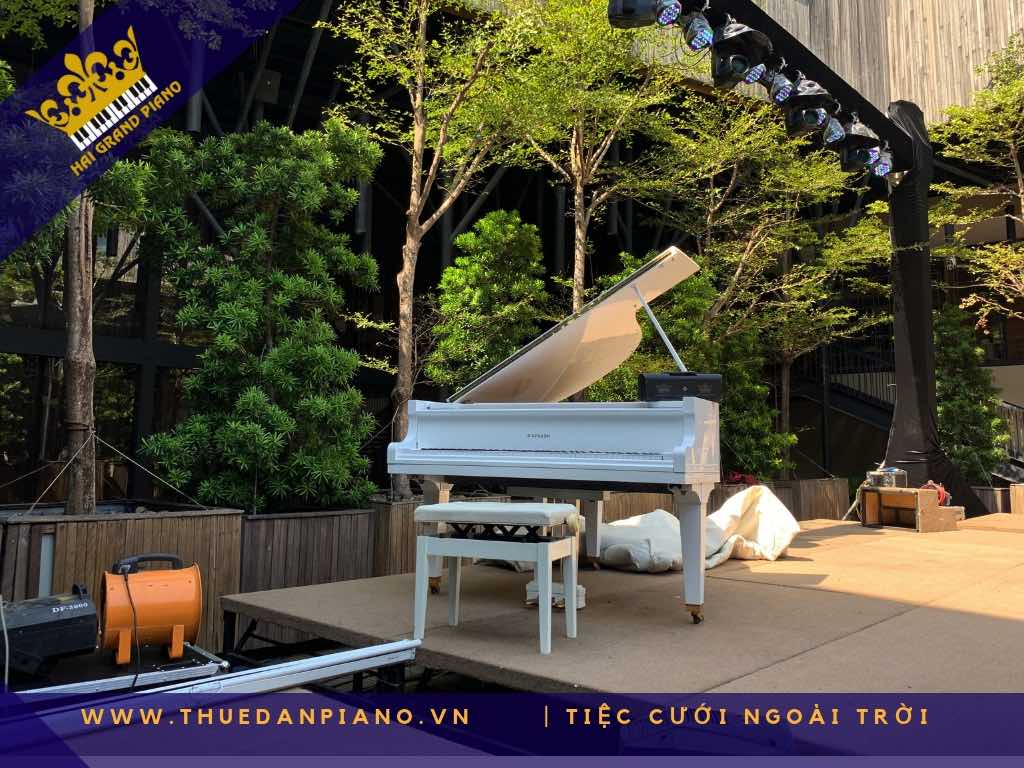 thue-piano-tiec-cuoi-ngoai-troi_003