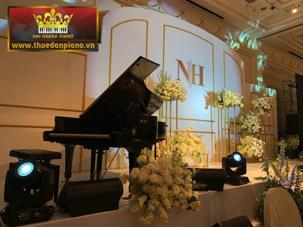 thue-dan-piano-tiec-cuoi-2