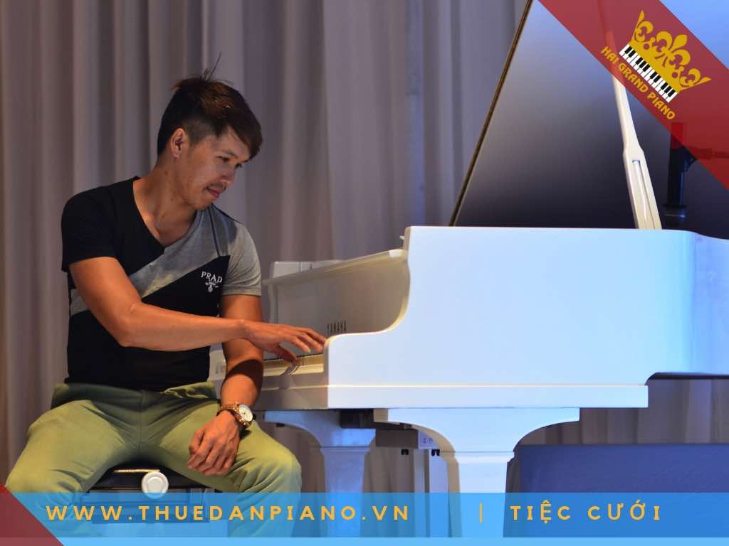 thue-dan-pịano-tiec-cuoi_001